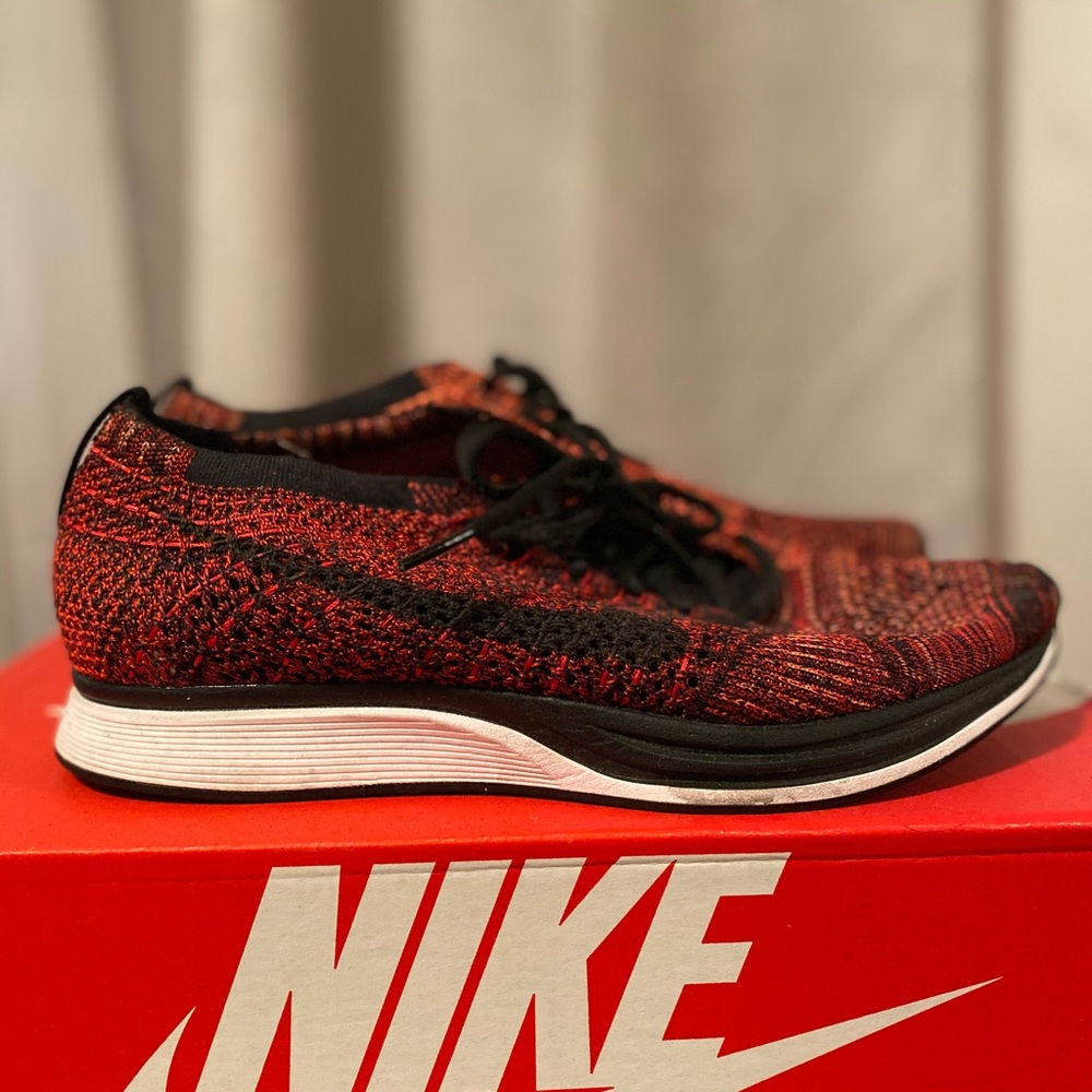 Nike Flyknit Racers